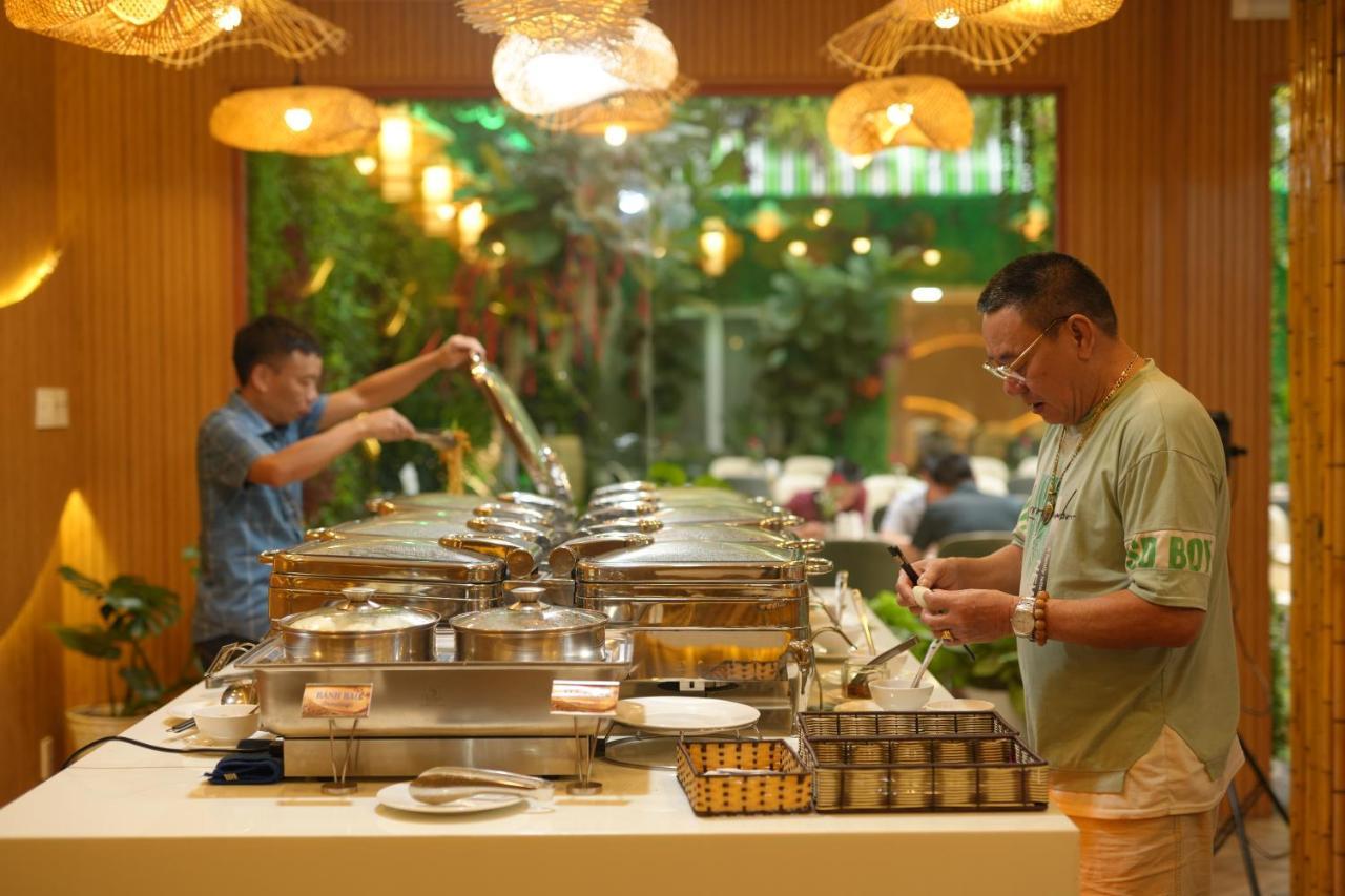 Pleiku Hotel Bagian luar foto