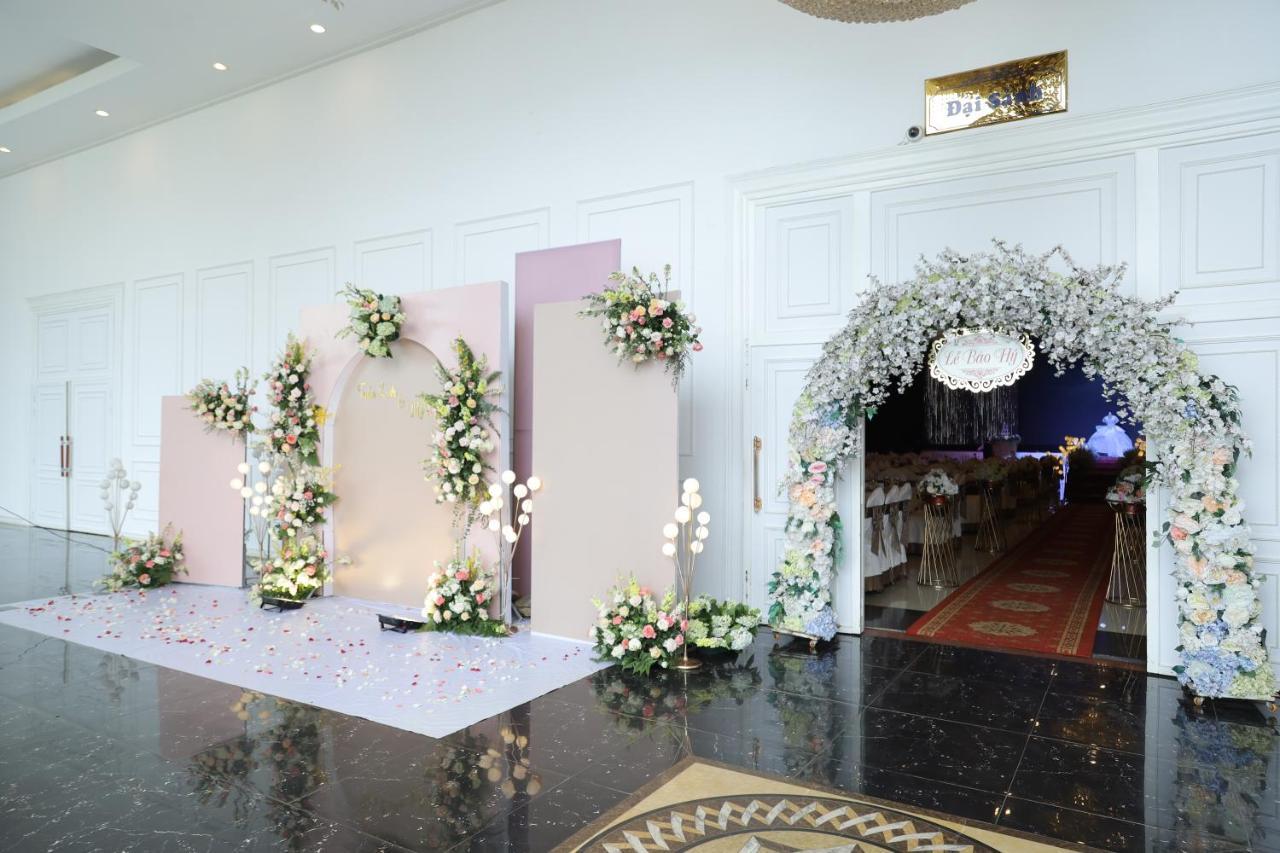 Pleiku Hotel Bagian luar foto