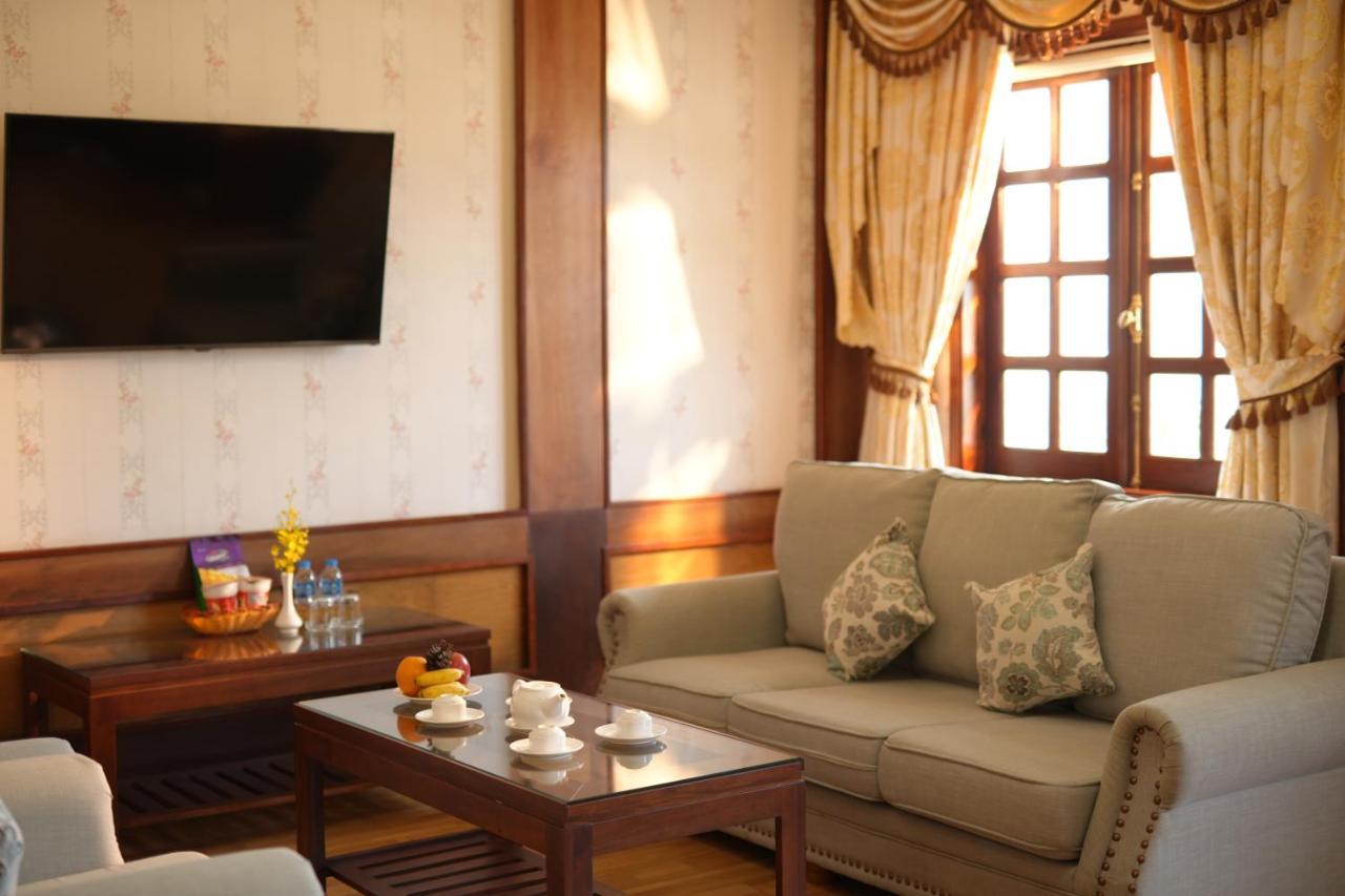 Pleiku Hotel Bagian luar foto
